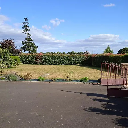 Privee Proche De Fougeres