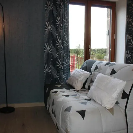 Privee Proche De Fougeres