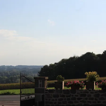 Privee Proche De Fougeres