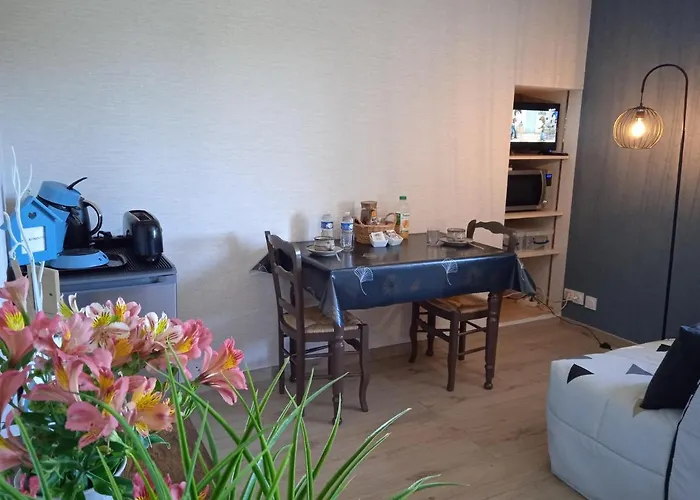 Privee Proche De Fougeres