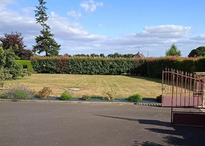 Privee Proche De Fougeres